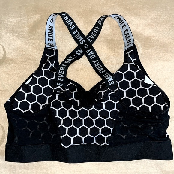 Super Comfortable Cross-Back Sports Bra - Max Support Workout Top - Picture 8 of 15